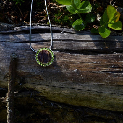 Antler necklace round with green rhinestones
